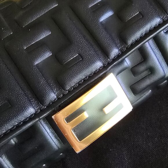 Fendi Chain wallet - Picture 7 of 10